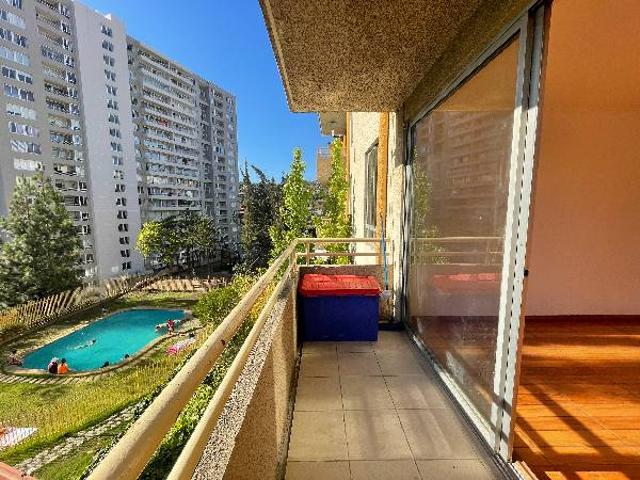 Departamento frente a universidad y troncal en Viña del mar