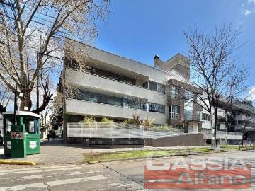 DEPARTAMENTO IMPECABLE ESTADO 4 AMBIENTES, COCHERA DOBLE, BALCON Y AMENITIES