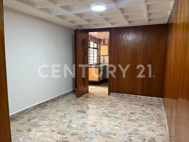 Departamento interior en planta baja con patio interior en San Juan De Aragón
