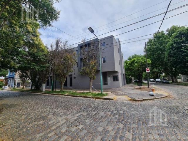 Departamento Monoambiente con patio y cochera