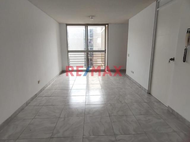 Departamento Mas Cochera En Santa Clara S/ 230,000, Condominio Villa Santa Clara, Ate – 7.º Piso