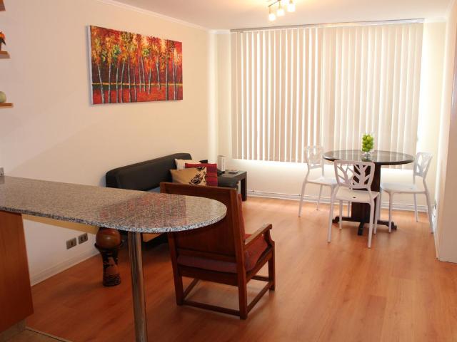 Departamento Miraflores amoblado y equipado de 1 dormitorio. Buena ubicación