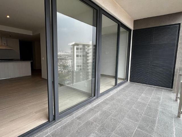 RENTA Departamento Nuevo con terraza en LATITUD Plaza La Victoria