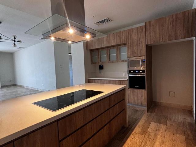 Departamento nuevo y muy amplio, Supermanzana 13 / New and very spacious