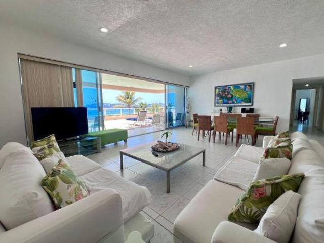 Departamento sobre playa en Acapulco Cond Torre Paladio