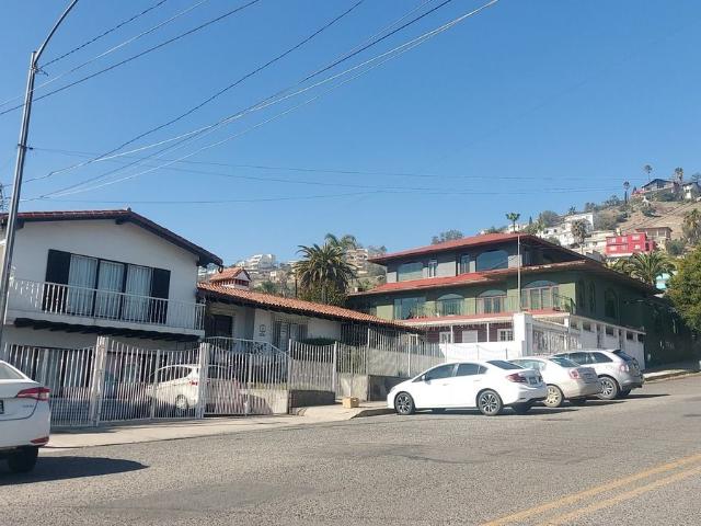 DEPARTAMENTO SEMI AMUEBLADO CÉNTRICO