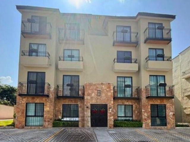 Departamento SEMI AMUEBLADO en renta en Misión Montejo, Querétaro