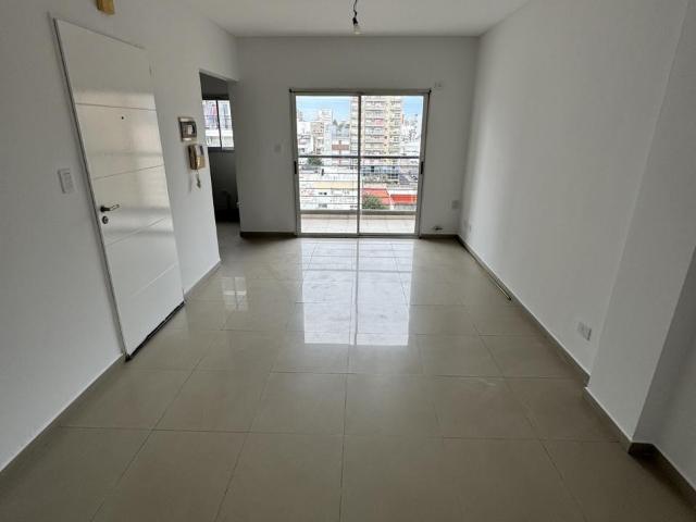 Departamento semipiso de 2 ambientes en alquiler San Martin Centro