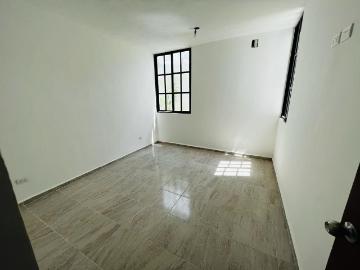 Departamento sin amueblar de 2 recámaras dentro de privada CTO