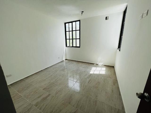 Departamento sin amueblar de 2 recámaras dentro de privada CTO