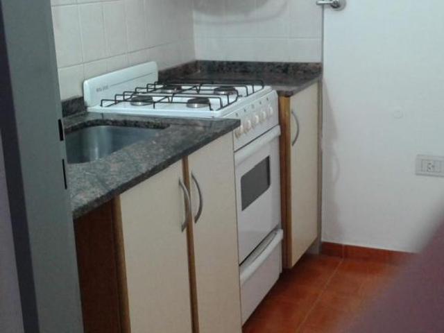Departamento P 1 Persona Sin Mascotas En Capital Tipo Mono P. Baja.con Cocina Separada. Cochera Opcional