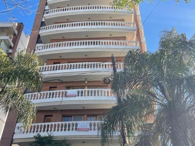 Departamento piso 4 ambientes con 3 cocheras cimples y baulera en alquiler Quilmes Centro