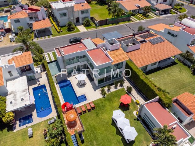 Espectacular Casa en Fraccionamiento Cocoyoc!