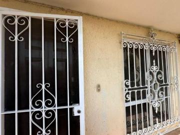 Departamento remodelado en Venta en Arboledas