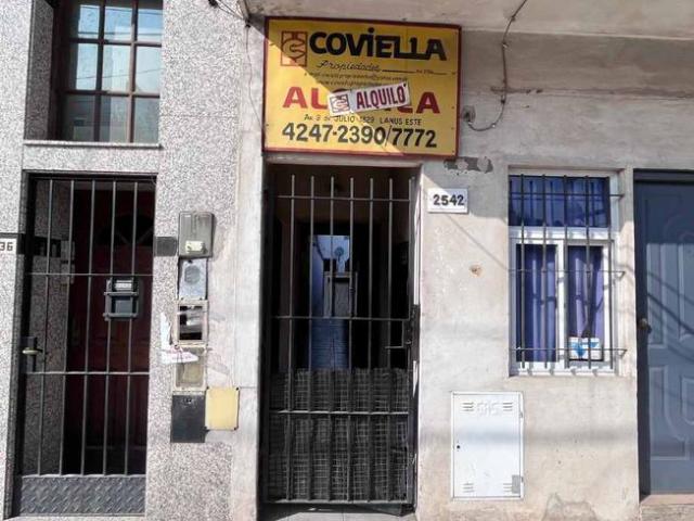 Departamento Tipo Casa en alquiler en Lanus Este