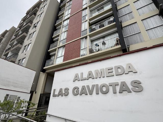 Departamento ubicado en condominio Chorrillos zona céntrica