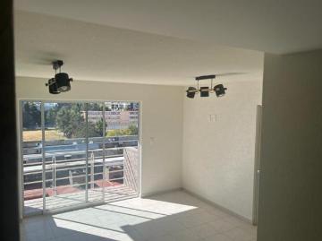 Departamento vista a la calle con Estacionamiento independiente