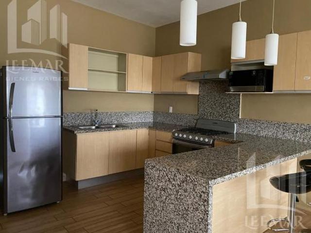 DEPARTAMENTOS AMUEBLADOS EN VENTA! En Col. Laguna de la Herradura, Tampico. A solo una cuadra de Av