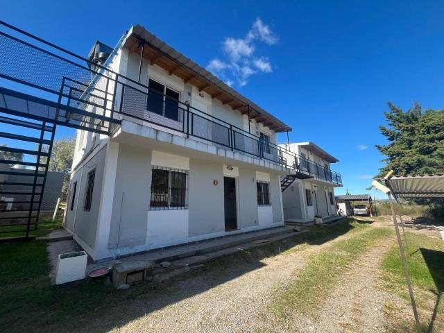 departamentos en alquiler anual mensual Tanti Cordoba de 1 y 2 dormitorios