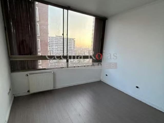 Departamentos en arriendo en Macul | SE ARRENDA Amplio Depto de 3 Dormitorios y 2 Baños a Pasos de Metro Macul – ¡Con Estacionamiento! 3 dormitorios por CLP 580000.00