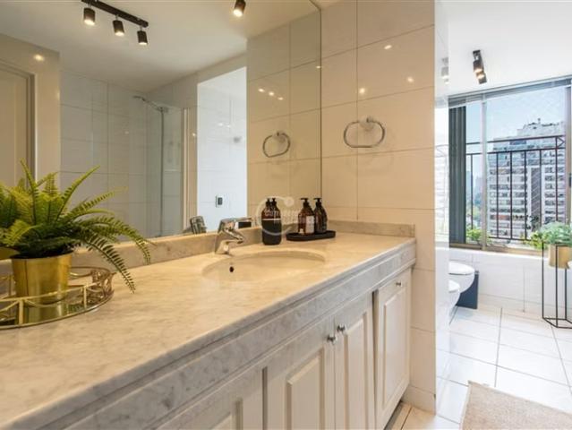Departamentos en arriendo en Las Condes | Departamento en arriendo de 4 dorm. Club Golf en Las Condes 4 dormitorios por CLF 77.00