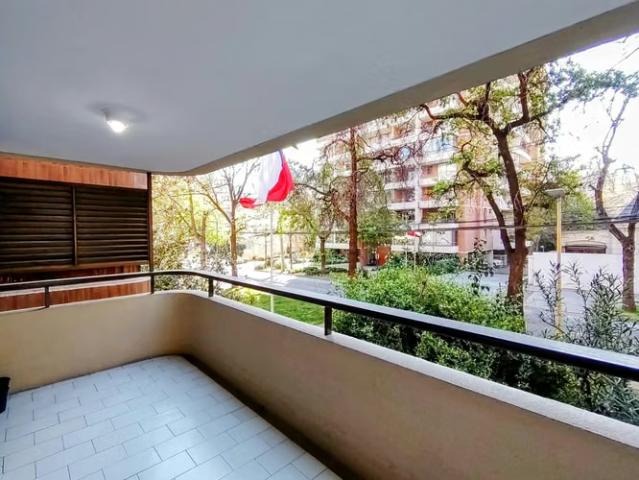 Departamentos en arriendo en Las Condes | En Barrio El Golf Se Arrienda Departamento de 4D4B + 2E y B en Segundo Piso 4 dormitorios por CLP 1800. 00