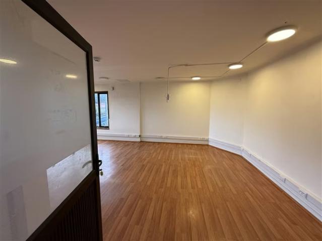 Departamentos en arriendo en Puerto Montt | Casona en arriendo con 15 oficina. En Puerto Montt 15 dormitorios por CLP 2800. 00