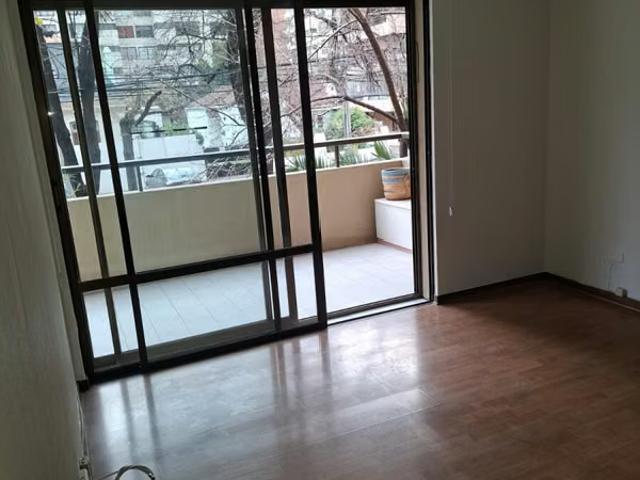 Departamentos en las condes en barrio el golf se arrienda departamento de 4d4b + 2e y b en segundo piso