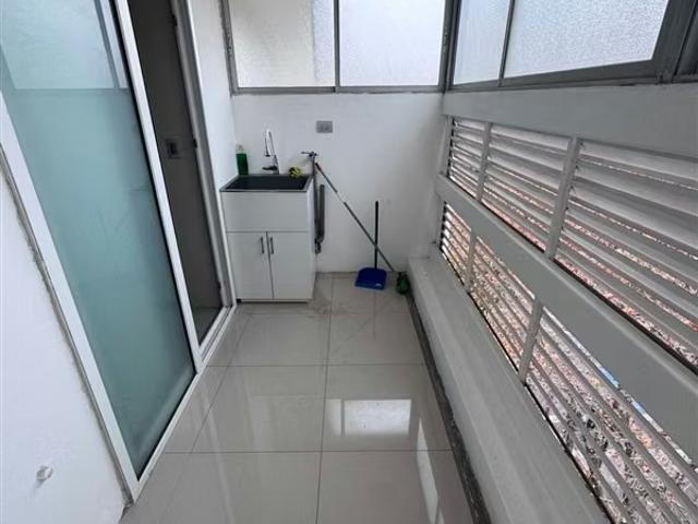 Departamentos en las condes recién remodelado, luminoso a pasos del metro el golf