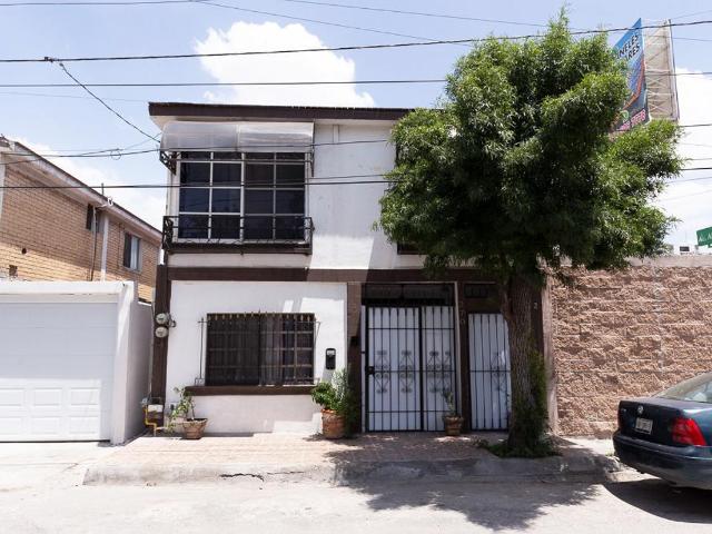 Venta de Edificio con 2 Departamentos en Villa Olímpica, Saltillo | Oportunidad de Inversión