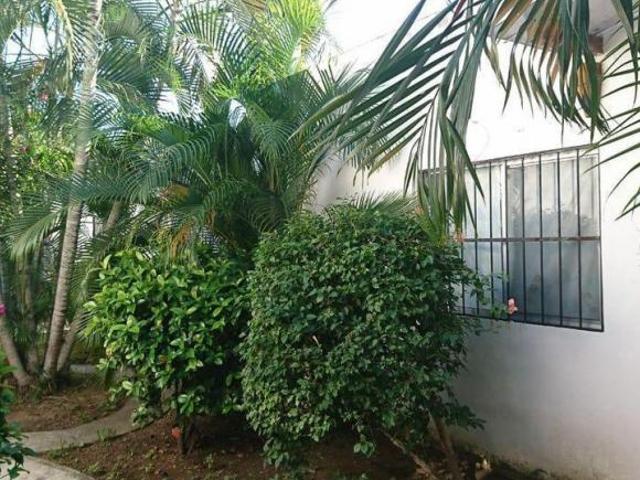 Departamentos y local en venta uso de suelo mixto