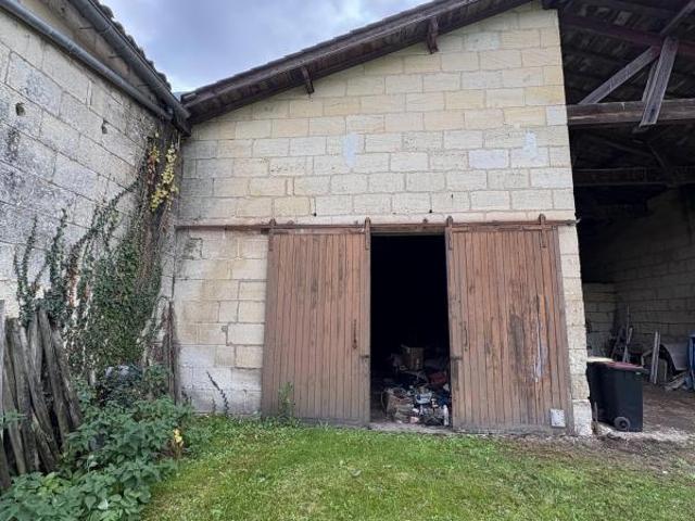 Dépendance 97 m² sur parcelle 152m² GENISSAC – 50 000