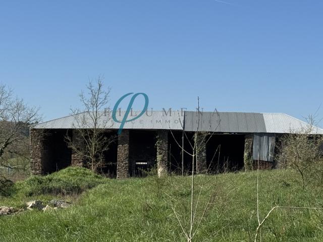 Dépendances de stockage en village