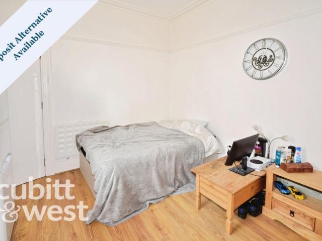 DEPOSIT ALTERNATIVE AVAILABLE London. 1 bed in a house share to rent £550 pcm £127 pw