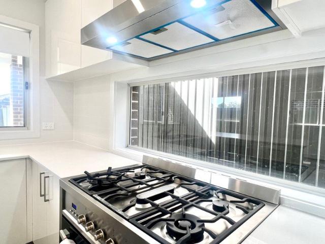 Deposit Taken! Need Your Place Leased? 0497 841 543 Richard