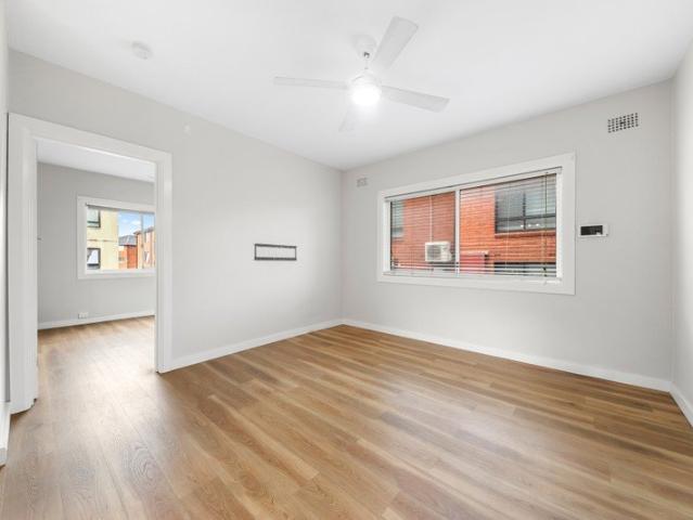 Deposit Taken No Further Inspections Fresh, Stylish & Convenient Apartment Living
