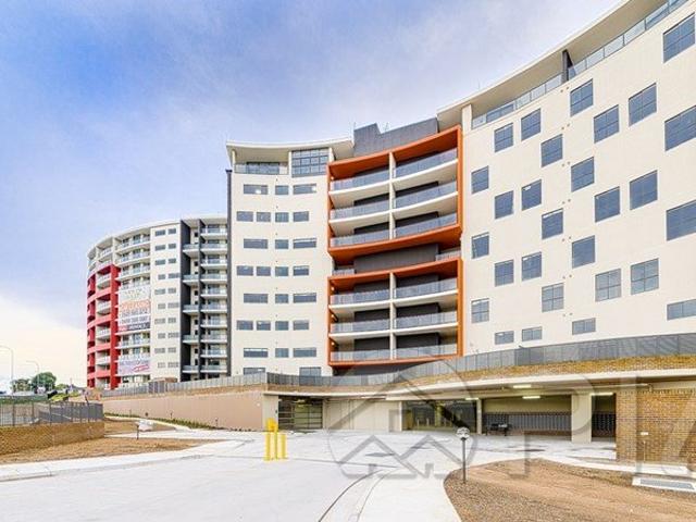 Deposit Taken! Oversize 3 bedroom with 2 car space apartment for lease!