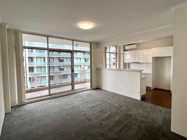 Modern two bedroom apartment in center of Brighton Le Sands