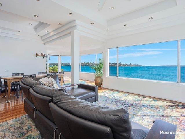 DEPOSIT TAKEN Hear the sound of waves TO APPLY ONLINE FOR A RENTAL FOLLOW THIS LINK t app. com.au/rwb