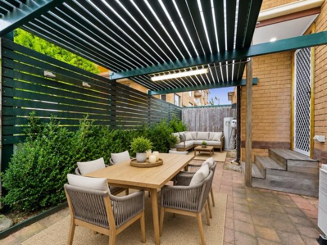 DEPOSIT TAKEN ! RARE FIND: Stylish 2 Bedroom with spacious Courtyard!