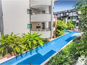 Stylish Ground Floor Apartment with Private Courtyard in the Heart of Teneriffe