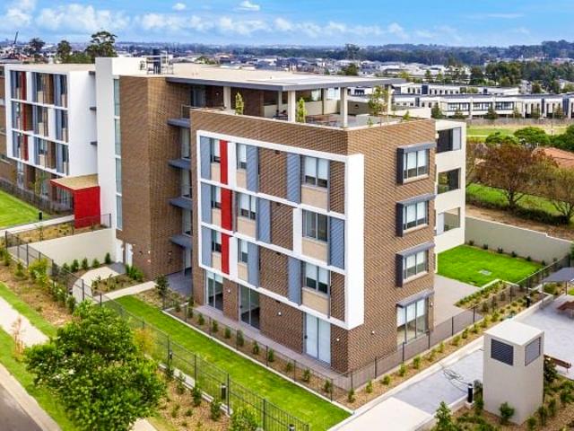 Deposit Taken! Spacious One bedroom Plus Study apartment NOW LEASING!