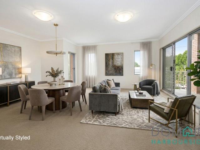 DEPOSIT TAKEN Spacious Three Bedroom Apartment in the Heart of Helensburgh