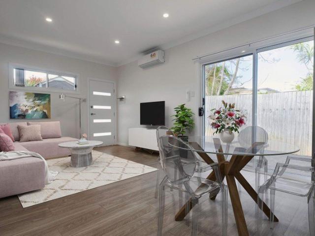 Deposit Taken $825 per week