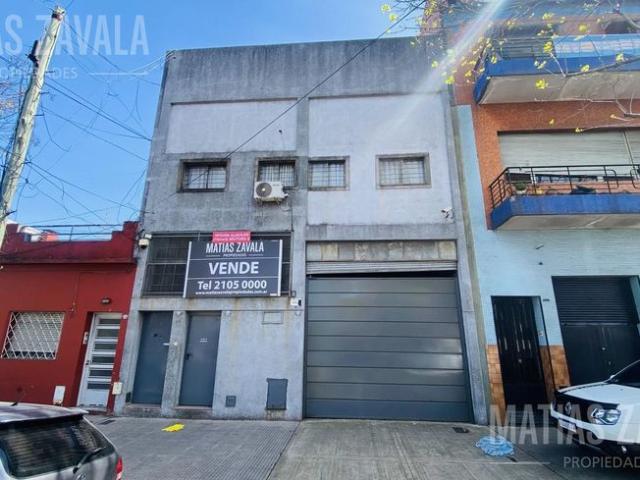 Depósito de 520m² sin columnas, s/ lote: 8.66 x 37 a una cuadra de Directorio