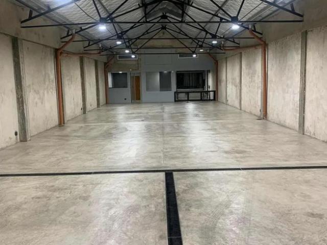 Depósito en alquiler Oficinas Baños Parque Avellaneda