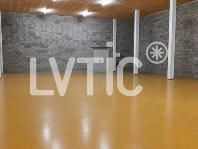 Dépôt de 315 m2 à louer à St Légier