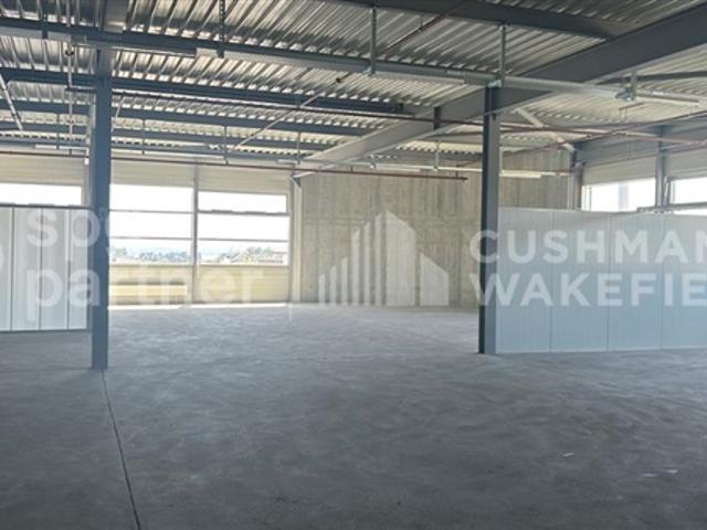Ateliers et bureaux Plug & Play dans une zone stratégique Champ Colin