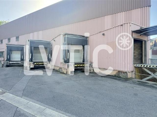 Dépôt, bureau, atelier de 469 m2 à louer à St Légier