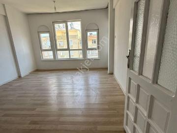 Depozito Yok ! Merkez'de Geniş Ayrı Mutfaklı 2+1 Kiralık Daire